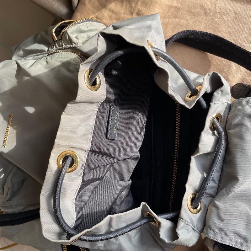 Burberry帆布尼龍後背包🎒 肩背包/後背包/旅行包/過夜包/水桶包/束口包 🎒側背/手提🎒正品🎒很新🆕🎒男女皆適-43