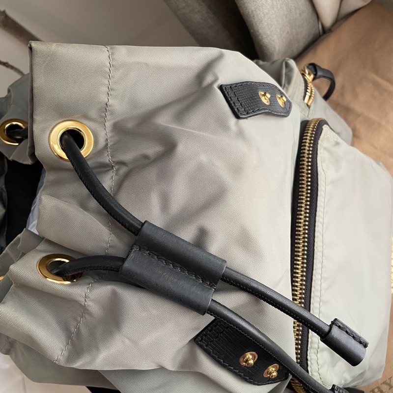 Burberry帆布尼龍後背包🎒 肩背包/後背包/旅行包/過夜包/水桶包/束口包 🎒側背/手提🎒正品🎒很新🆕🎒男女皆適-58