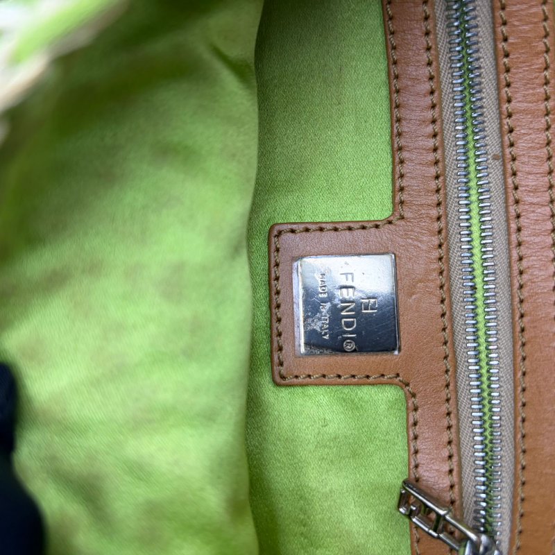 芬迪 Baguette 腋下包-4