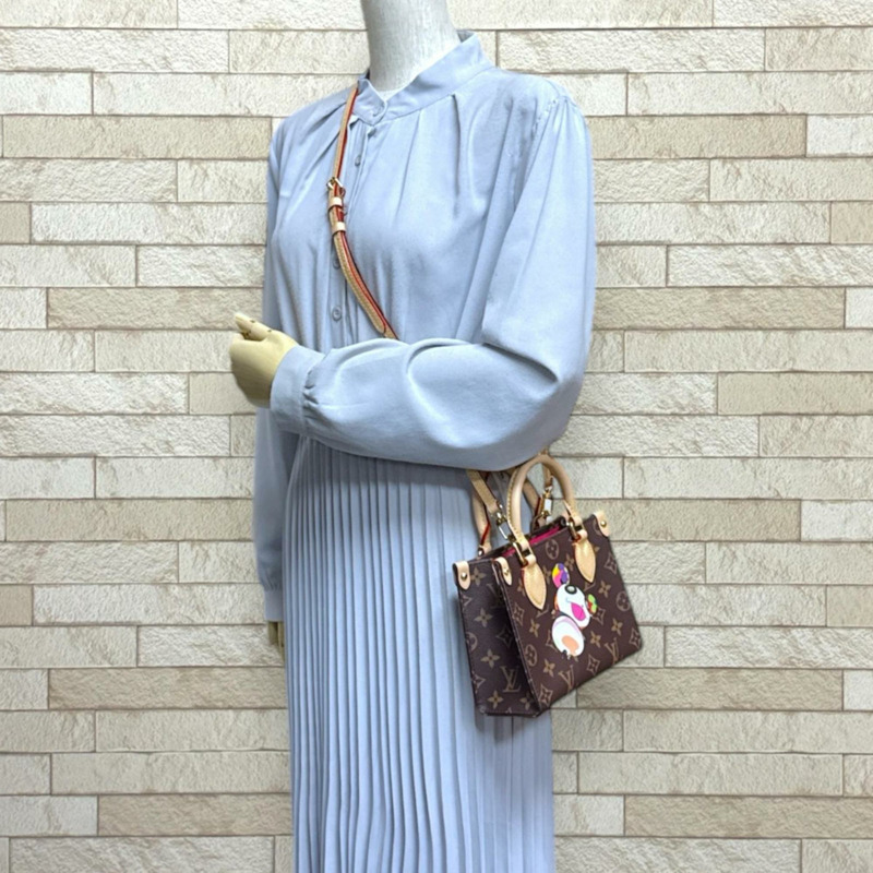 路易威登與村上隆聯名款 On the Go BB Monogram 帆布單肩包,M13668,棕色,女士款,二手,雙向手提-1