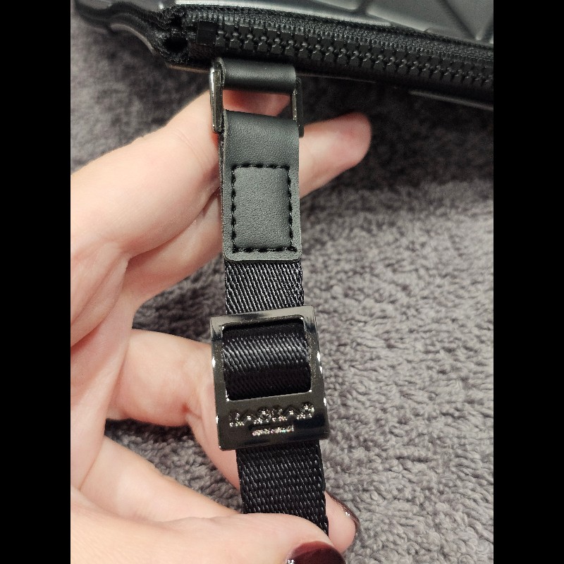 ISSEY MIYAKE 三宅一生 BAOBAO 亮面方格3x4斜背包 銀灰色-16