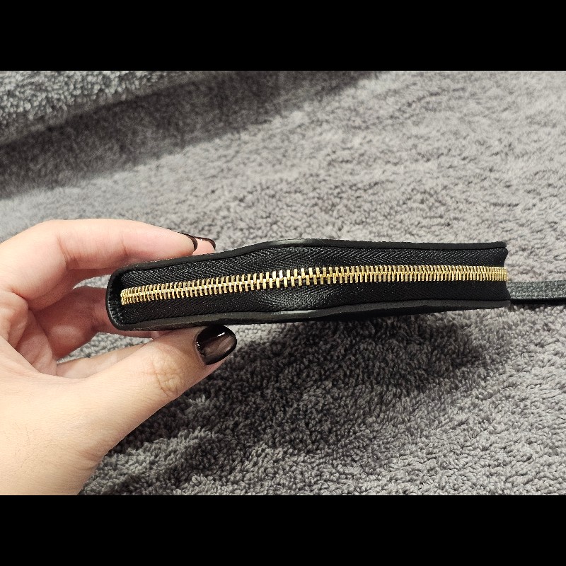 Louis Vuitton M60574 牛皮壓紋ㄇ字拉鍊信用卡零錢包.黑-12