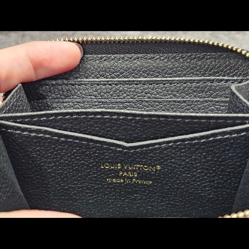 Louis Vuitton M60574 牛皮壓紋ㄇ字拉鍊信用卡零錢包.黑-18