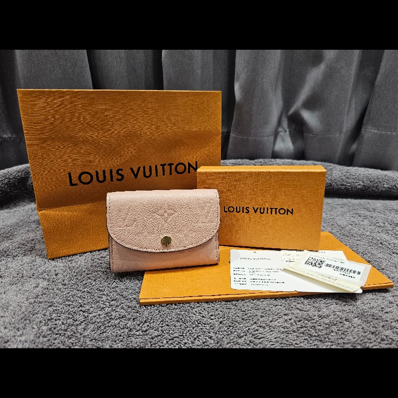 Louis Vuitton M81520 ROSALIE 皮革釦式短夾零錢包 粉色-0