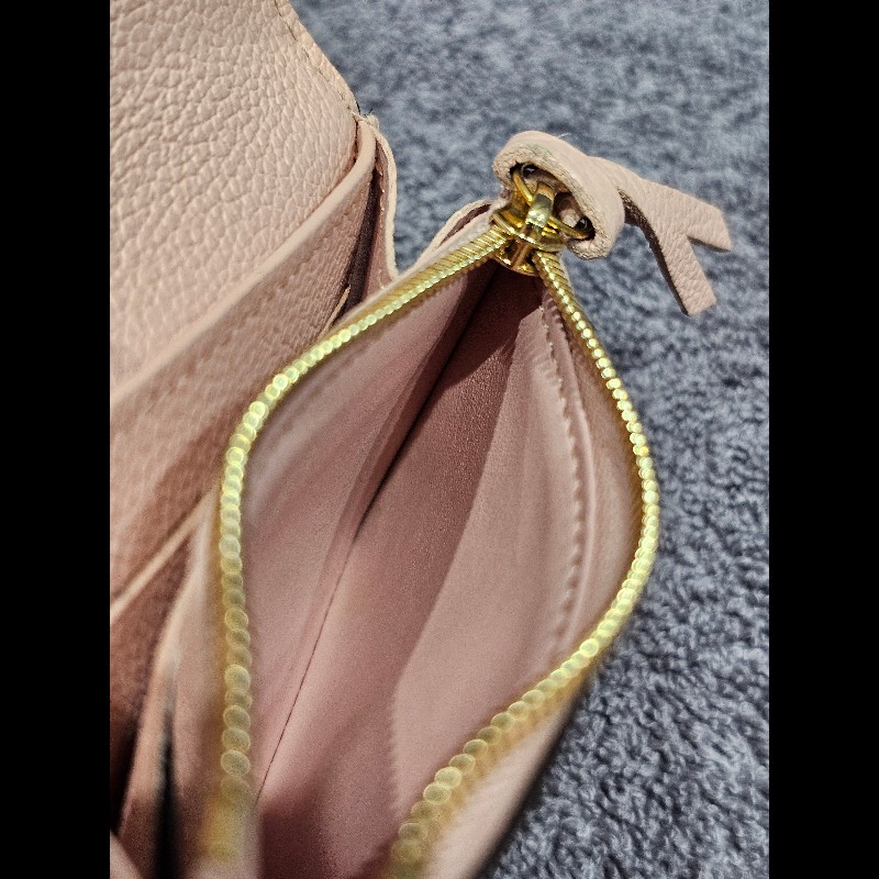 Louis Vuitton M81520 ROSALIE 皮革釦式短夾零錢包 粉色-15