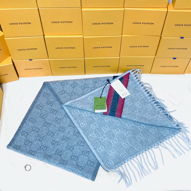 🎁全台最甜 全新含吊牌 Gucci 古馳 灰雙色滿版logo羊毛圍巾-0
