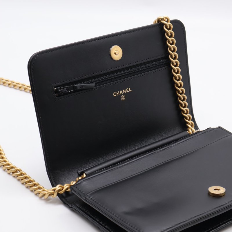 CHANEL Boy V紋牛皮WOC - 黑金-3