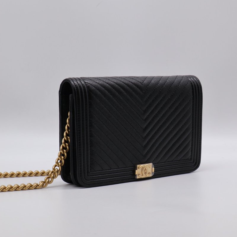 CHANEL Boy V紋牛皮WOC - 黑金-9