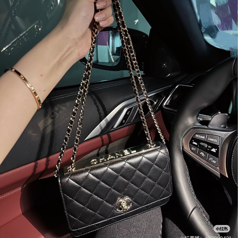 Chanel trendy cc限定浮雕口蓋包woc黑色淡金釦大全配-3