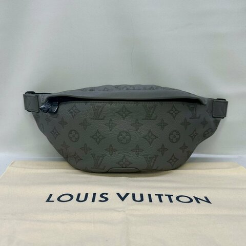 LV Discovery牛皮壓紋胸包