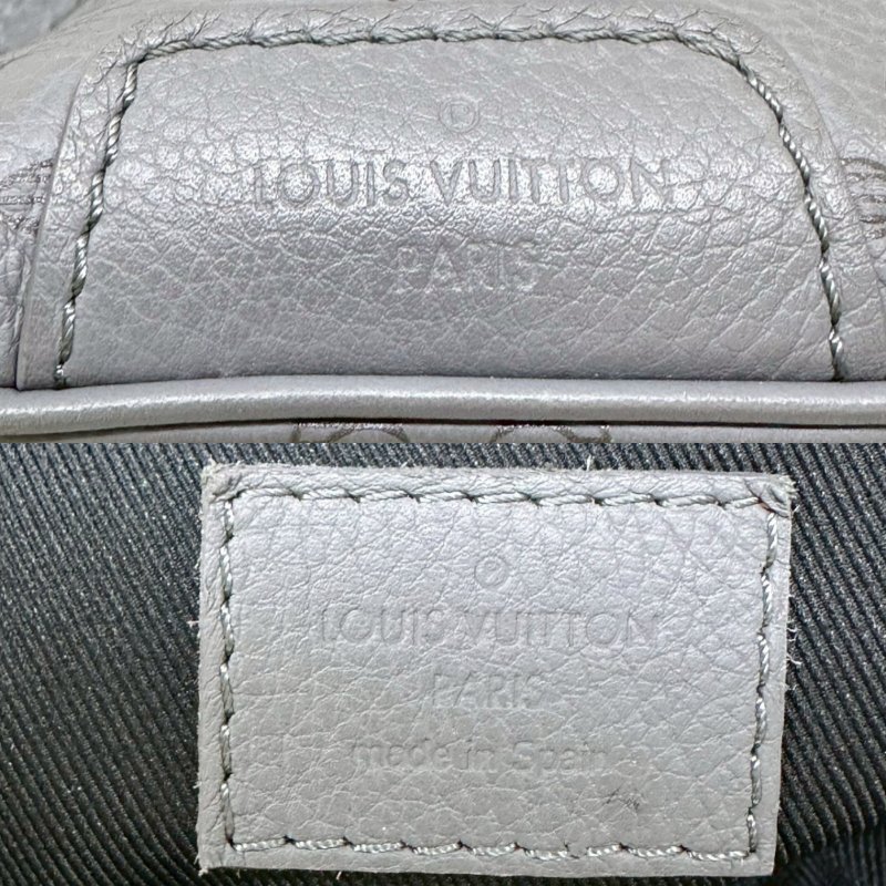 LV Discovery牛皮壓紋胸包-7