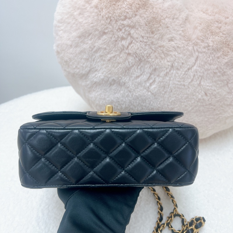 Chanel mini cf 20 黑金手柄翻蓋包-2