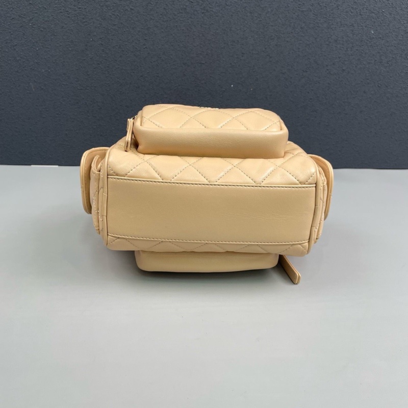 Chanel香奈兒 24K奶茶色全皮相機包 。晶片款-5