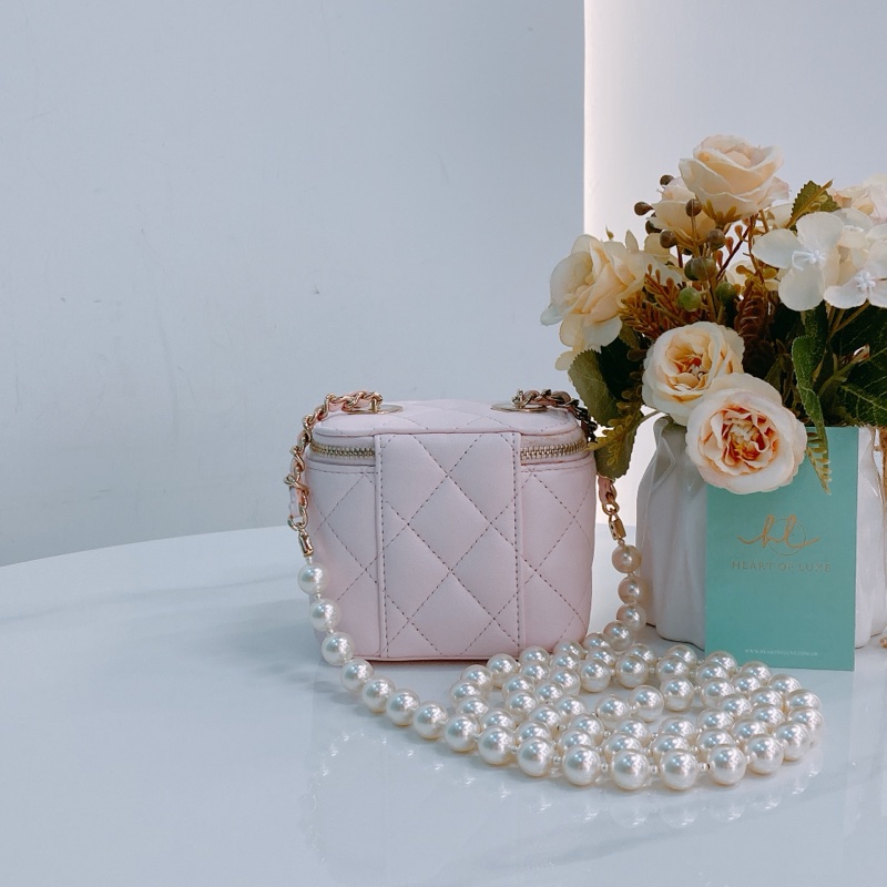 MS0537 CHANEL 香奈兒迷你化妝包珍珠鏈帶VANITY CASE MINI LAMBSKIN WITH PEARL CHAIN-2