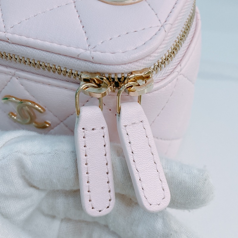 MS0537 CHANEL 香奈兒迷你化妝包珍珠鏈帶VANITY CASE MINI LAMBSKIN WITH PEARL CHAIN-14