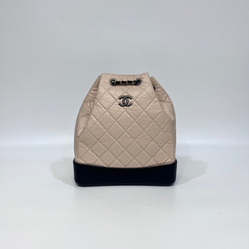 香奈兒流浪後背包Chanel黑拚米鞣製牛皮霧銀中號流浪後背包-6