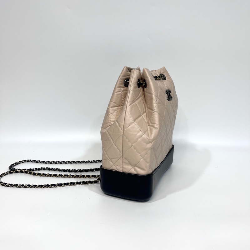 香奈兒流浪後背包Chanel黑拚米鞣製牛皮霧銀中號流浪後背包-7