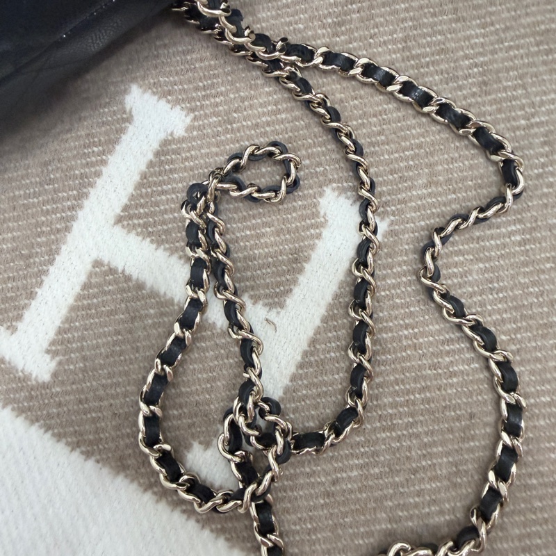 ❤️CHANEL❤️ 黑金牛皮魚子醬 飯盒包 可愛不得了❤️95成新-4