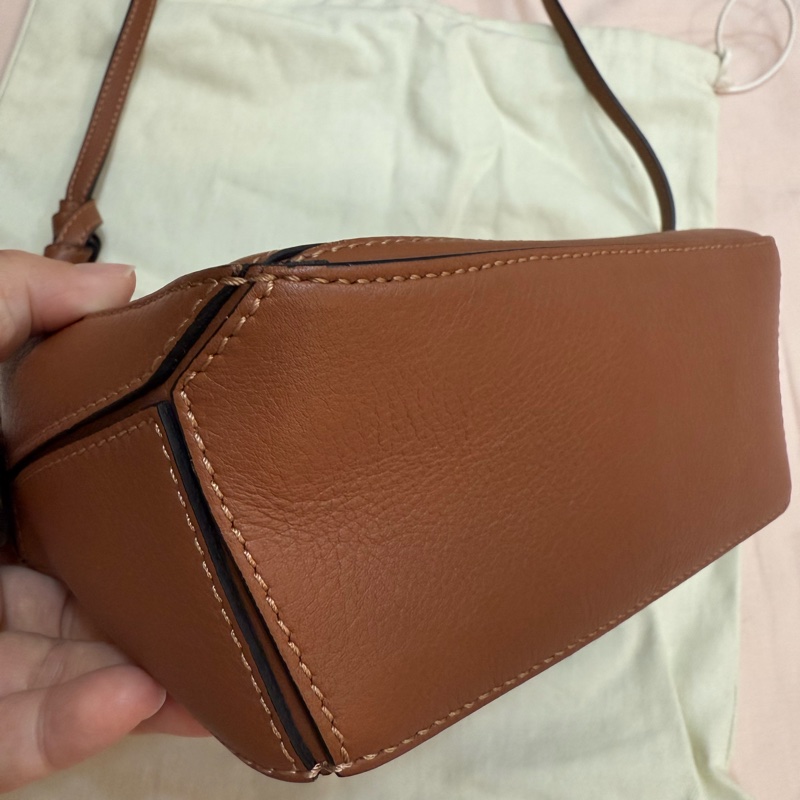 loewe Mini Puzzle Edge bag in classic calfskin 焦糖色-3