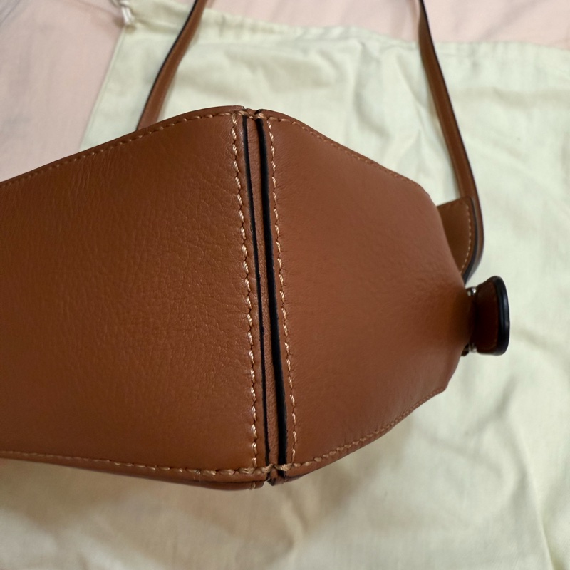 loewe Mini Puzzle Edge bag in classic calfskin 焦糖色-4