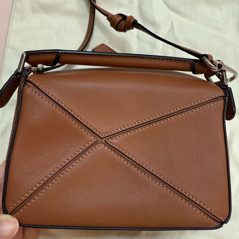 loewe Mini Puzzle Edge bag in classic calfskin 焦糖色-5