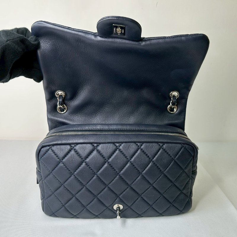CHANEL Easy coco牛皮深藍鏈帶包-6