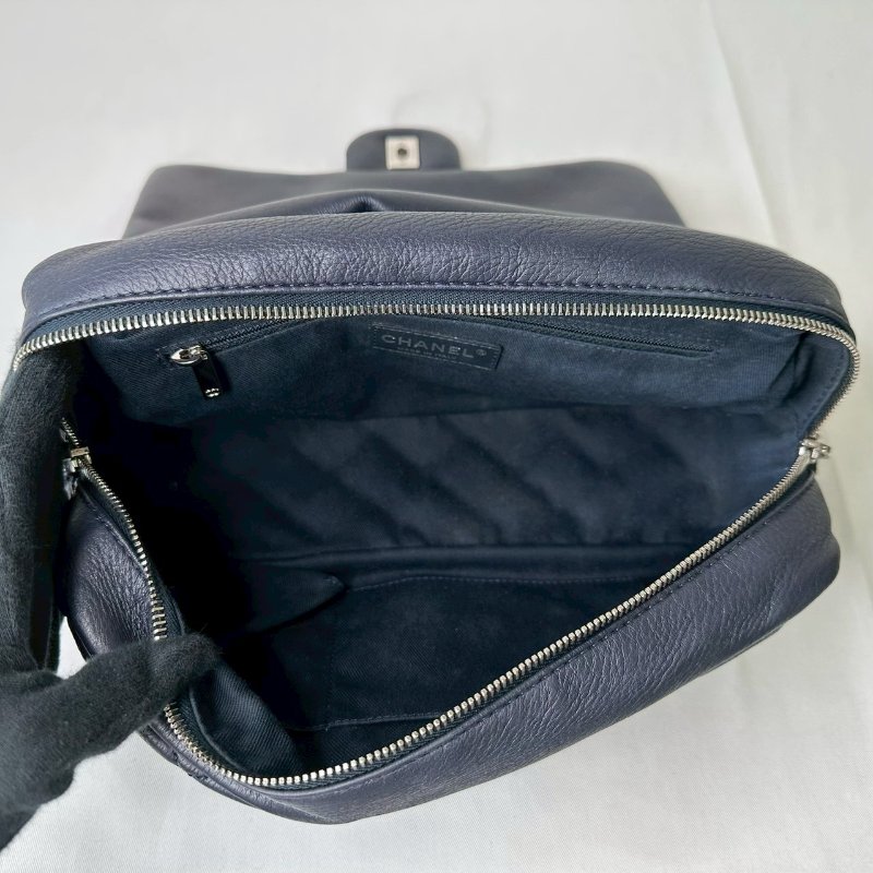 CHANEL Easy coco牛皮深藍鏈帶包-7