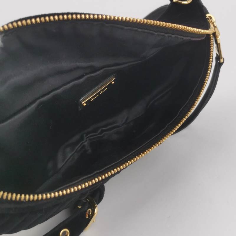 Miu Miu羊皮絨布純色褶皺字母logo拉鏈斜挎包腰包胸包-6