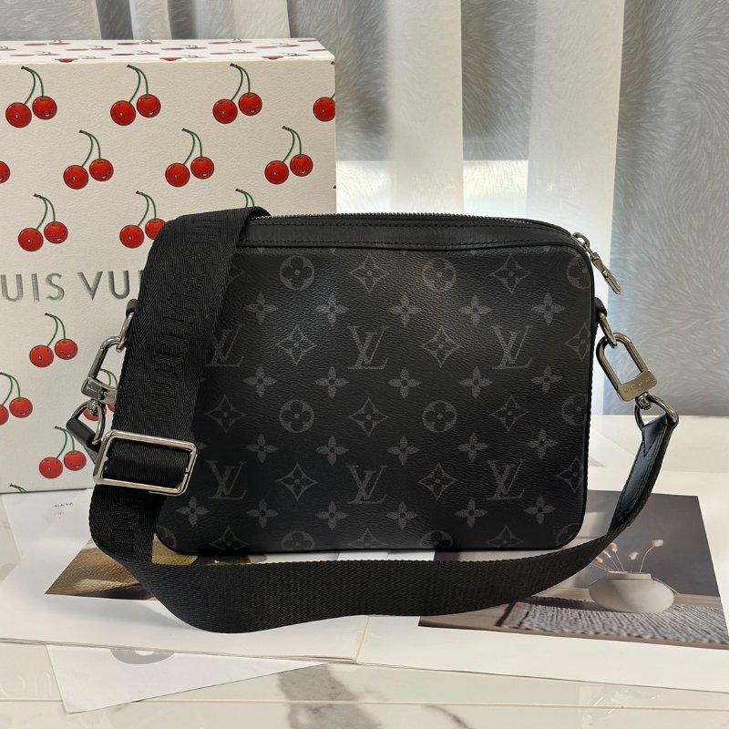 LOUIS VUITTON Trio三合一黑武士郵差包-4