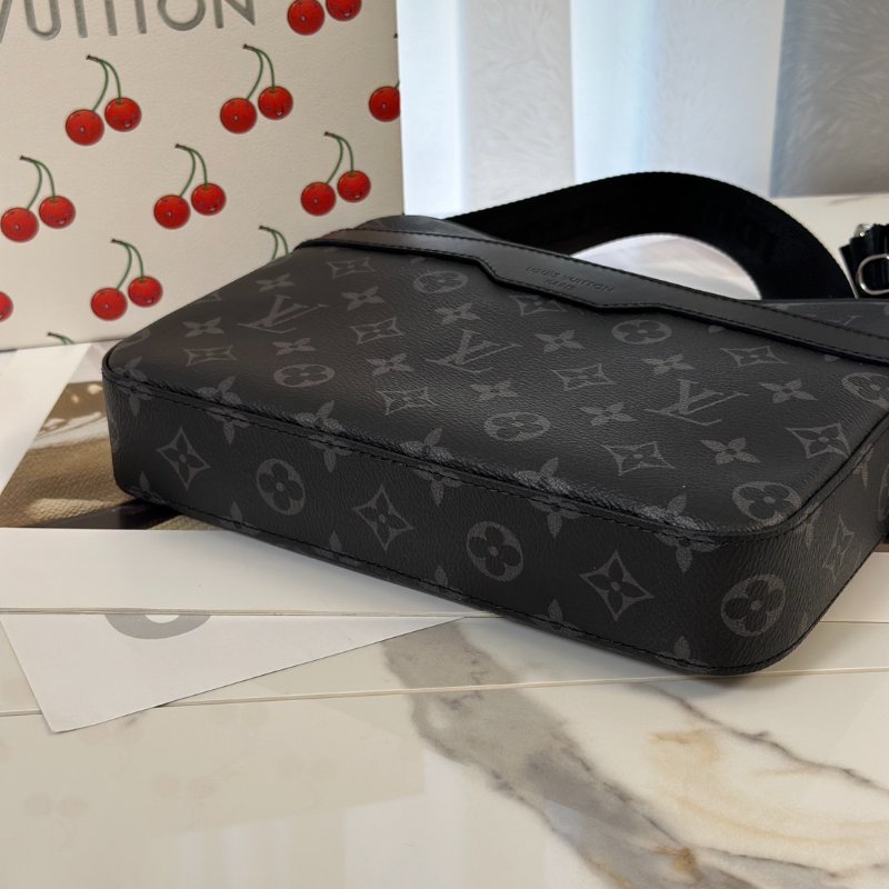 LOUIS VUITTON Trio三合一黑武士郵差包-5