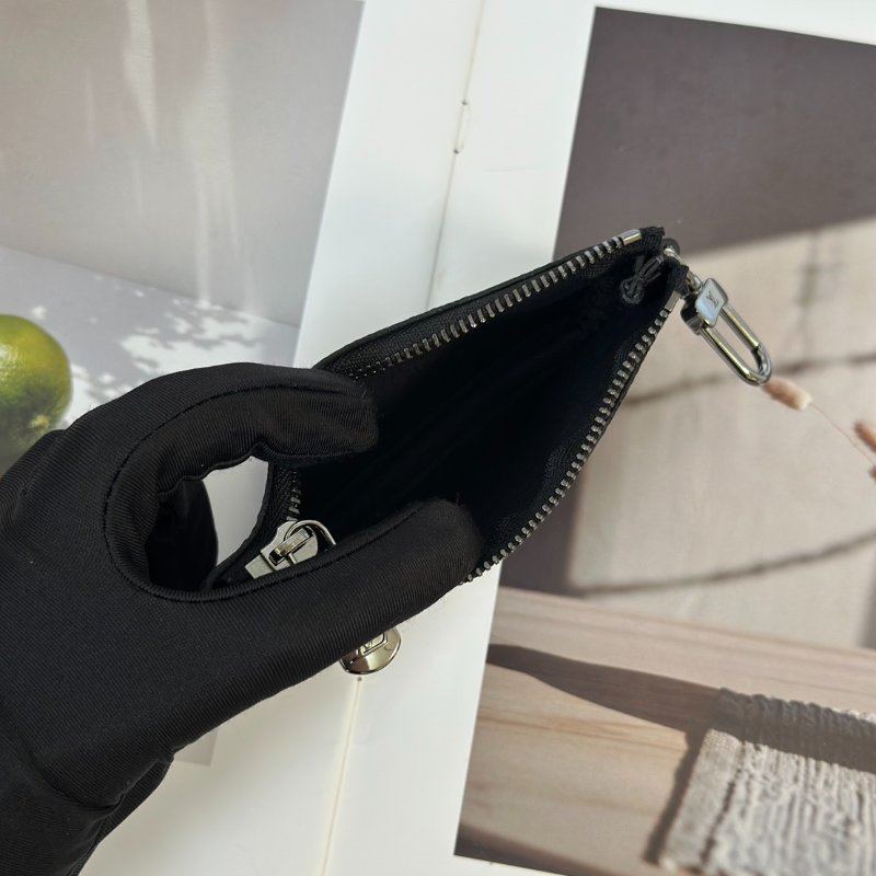 LOUIS VUITTON Trio三合一黑武士郵差包-9