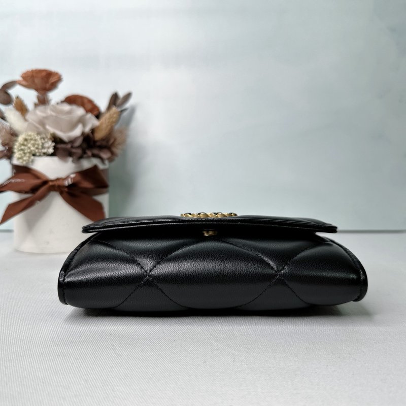 CHANEL 19羊皮翻蓋中夾-7