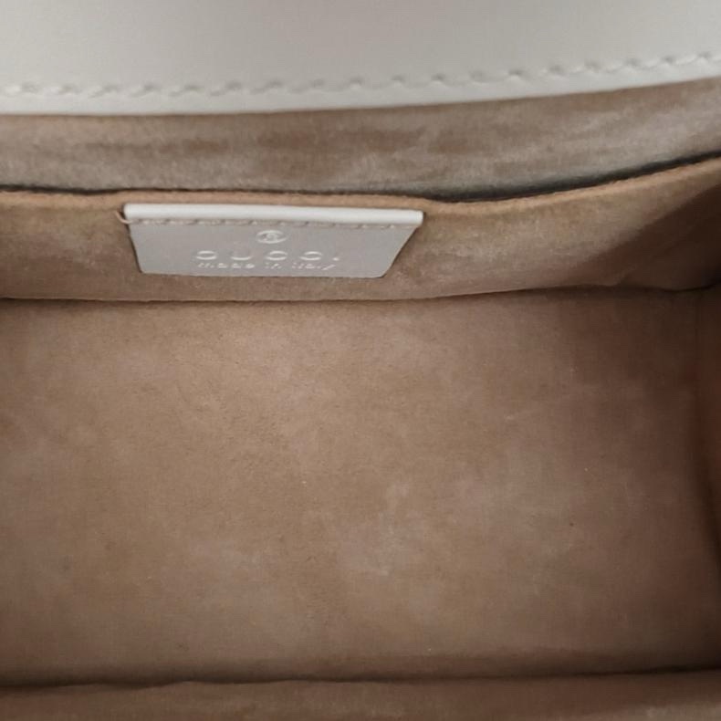 GUCCI Sylvie塞爾維亞絲帶包皮手帶Mini20白色牛皮金扣肩背包-5