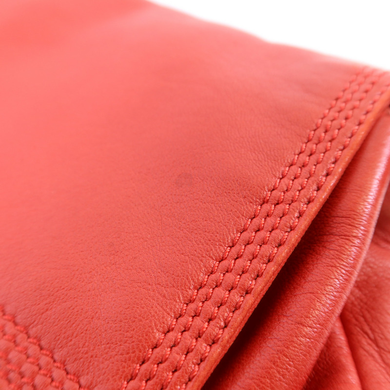 LOEWE 羊皮皮革Shoulder Bag金扣手挽袋-16