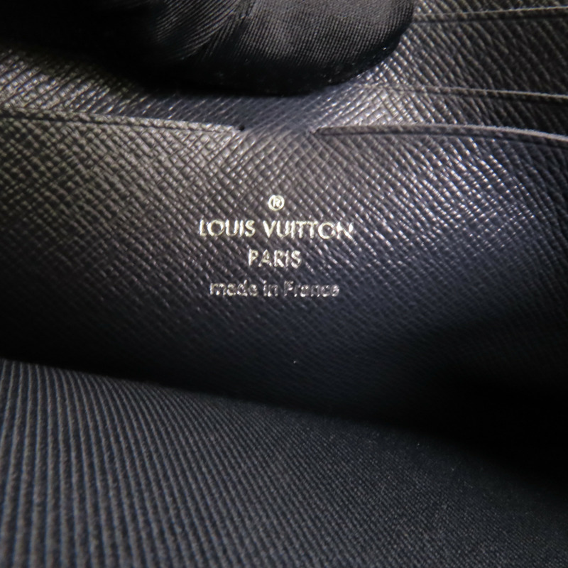 LOUIS VUITTON Savane Monogram Pochette Voyagay銀扣手拿包-7