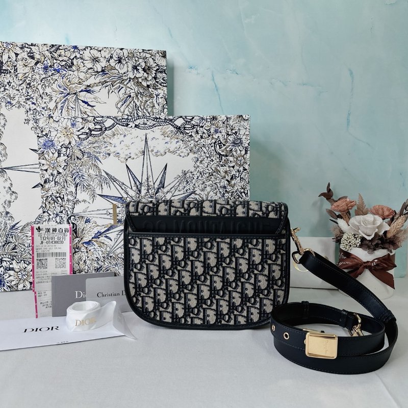 DIOR Bobby中款肩背包-1