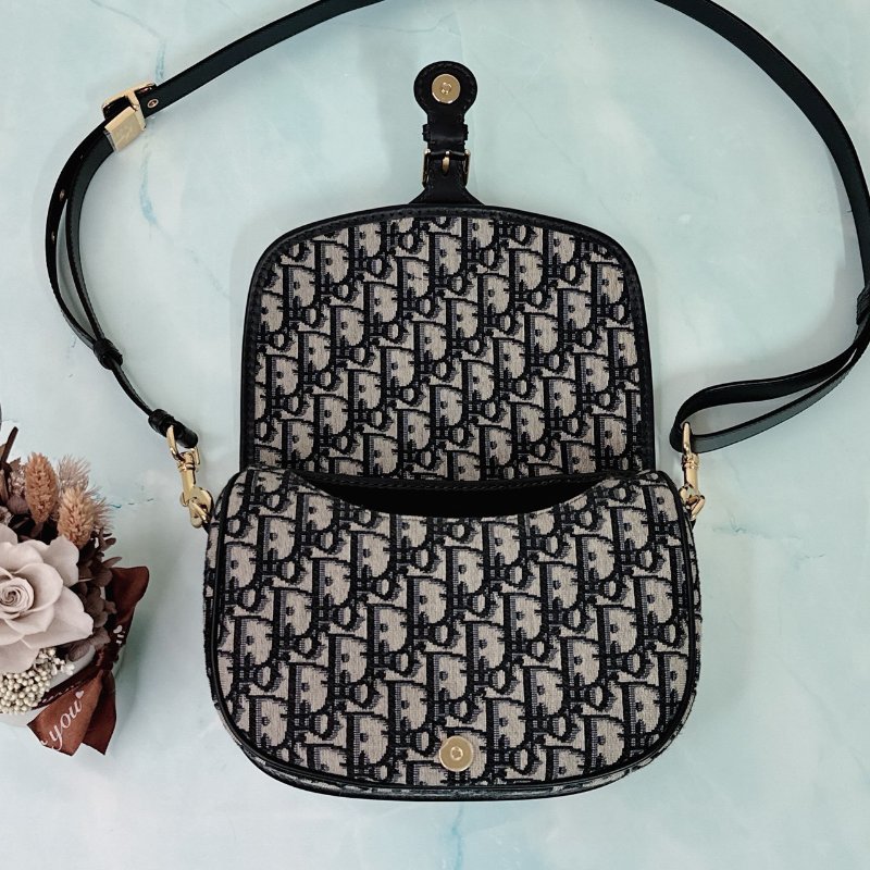 DIOR Bobby中款肩背包-4