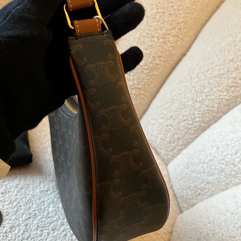 CELINE 凱旋帆布AVA腋下包-6