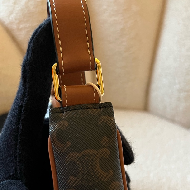 CELINE 凱旋帆布AVA腋下包-8