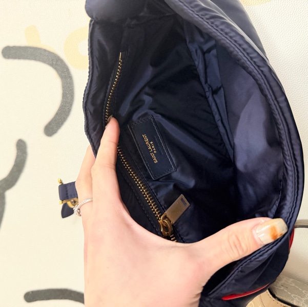 YSL 墨藍色腋下手拿包-10