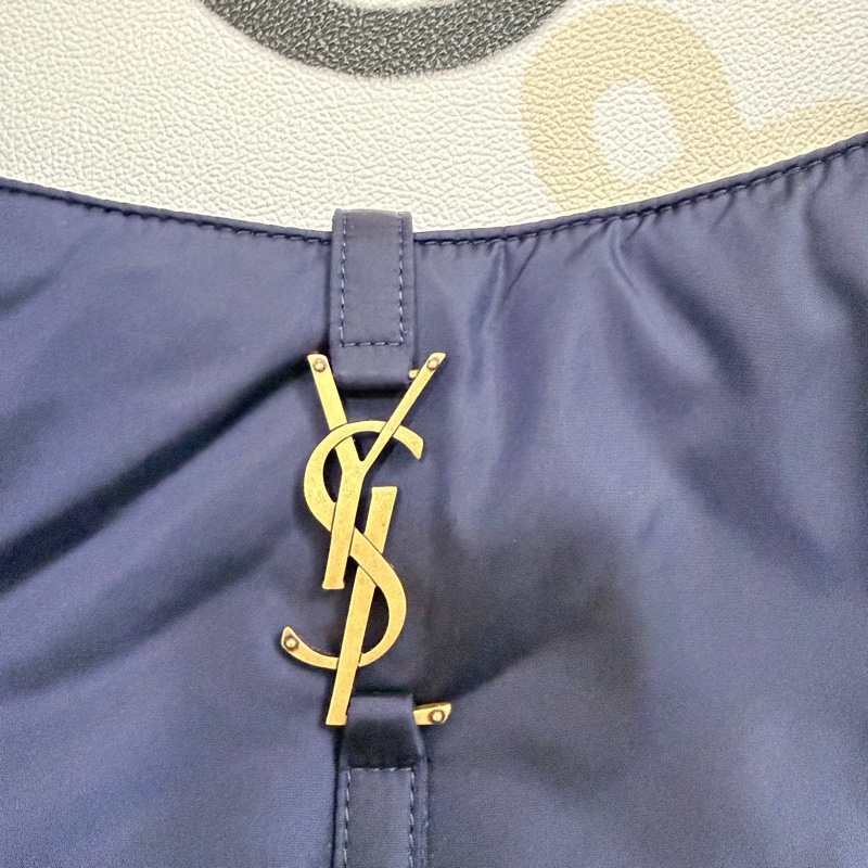 YSL 墨藍色腋下手拿包-11