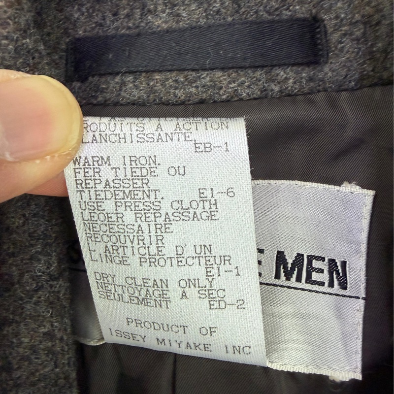 Issey mlyake men 大褸-2