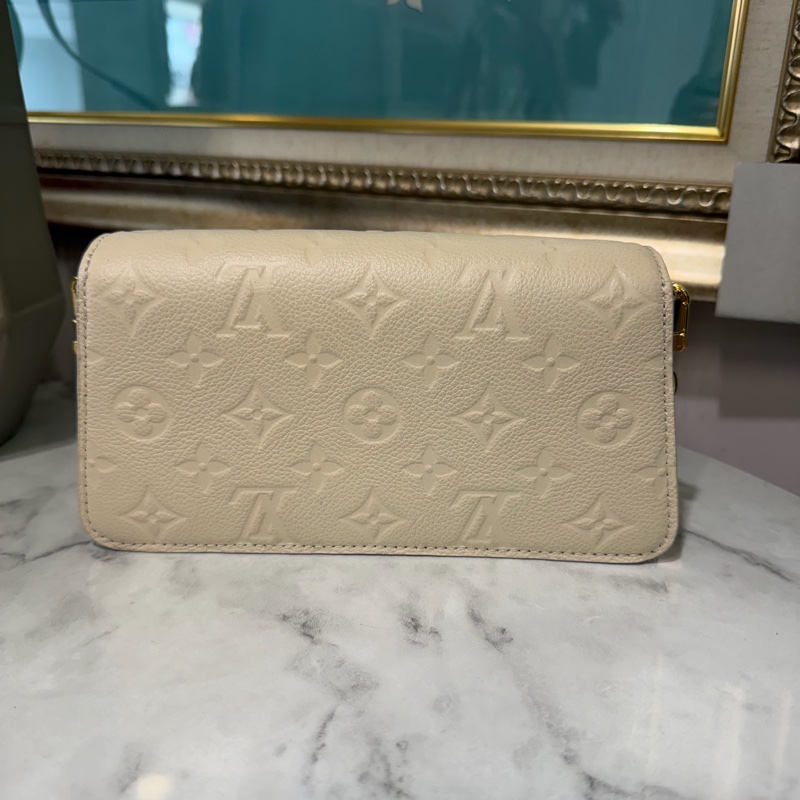 LV 白牛皮壓紋WalletOnChain Metis金釦下蓋肩背鍊包M82836-1