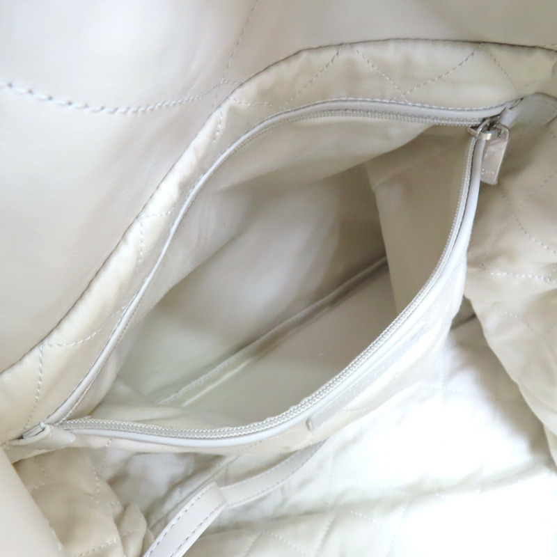 淺綠色 牛皮 CHANEL 22 MEDIUM 鍊帶 肩背包 銀扣【CHANEL 香奈兒】 AS3261-4