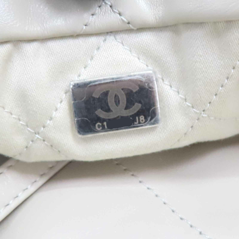 淺綠色 牛皮 CHANEL 22 MEDIUM 鍊帶 肩背包 銀扣【CHANEL 香奈兒】 AS3261-9