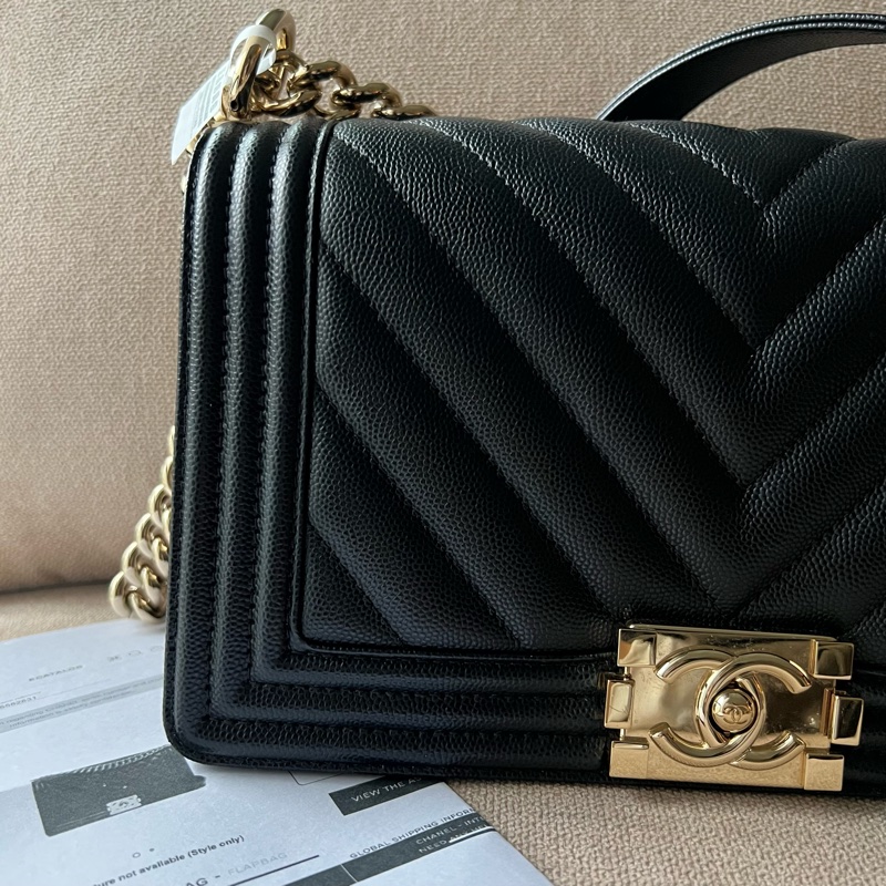 CHANEL Boy 25 V紋粒面牛皮口蓋包 - 黑淡金25開-1