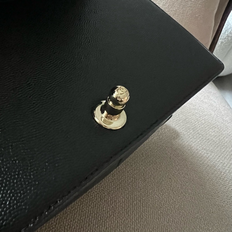 CHANEL Boy 25 V紋粒面牛皮口蓋包 - 黑淡金25開-13