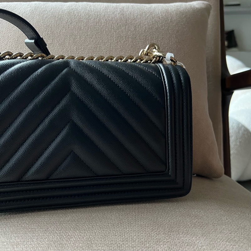 CHANEL Boy 25 V紋粒面牛皮口蓋包 - 黑淡金25開-20