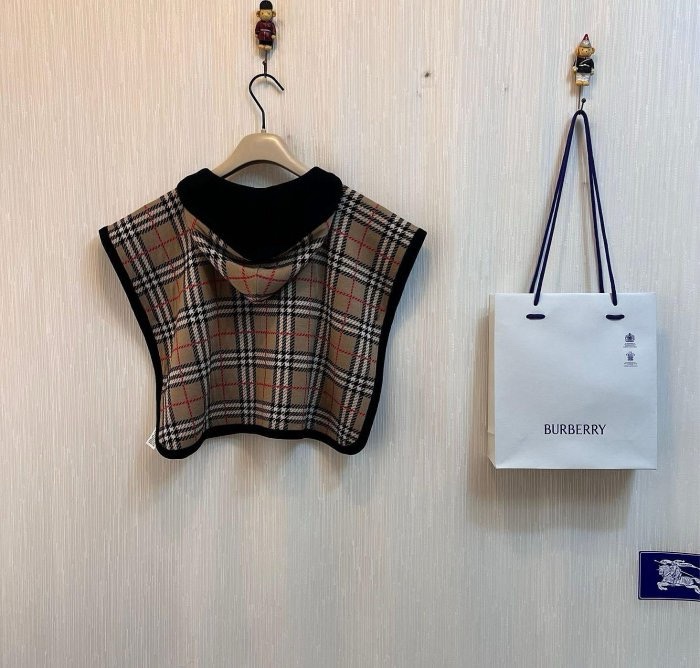BURBERRY英國童款格紋連帽斗篷S-4