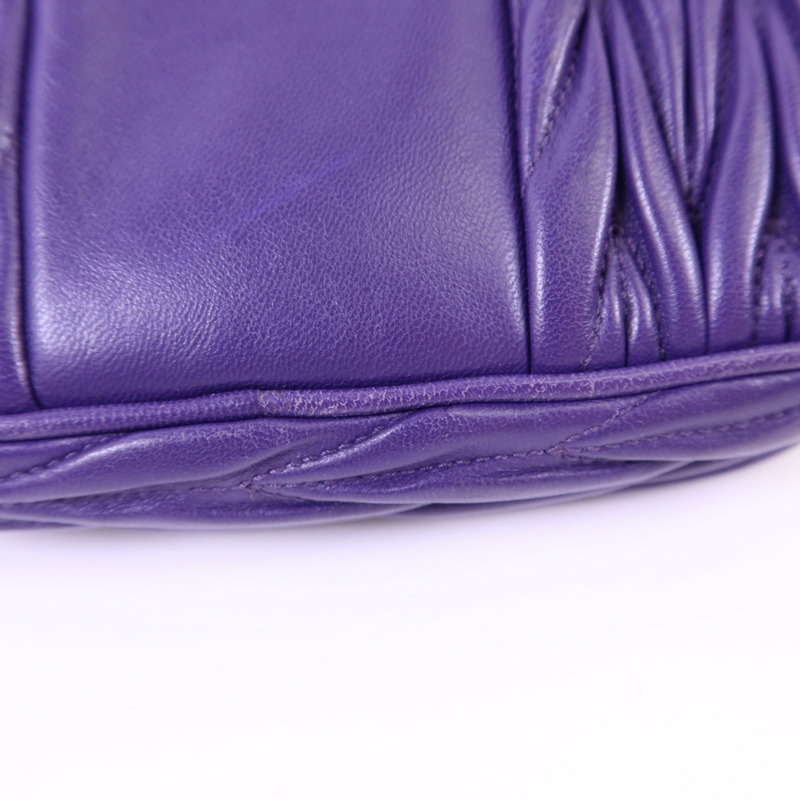 Miu Miu 羊皮皮革Handbag金扣手挽袋-14